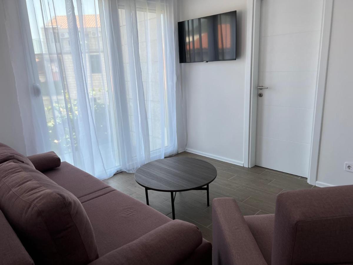 Madamik Apartments บิเยลา ภายนอก รูปภาพ