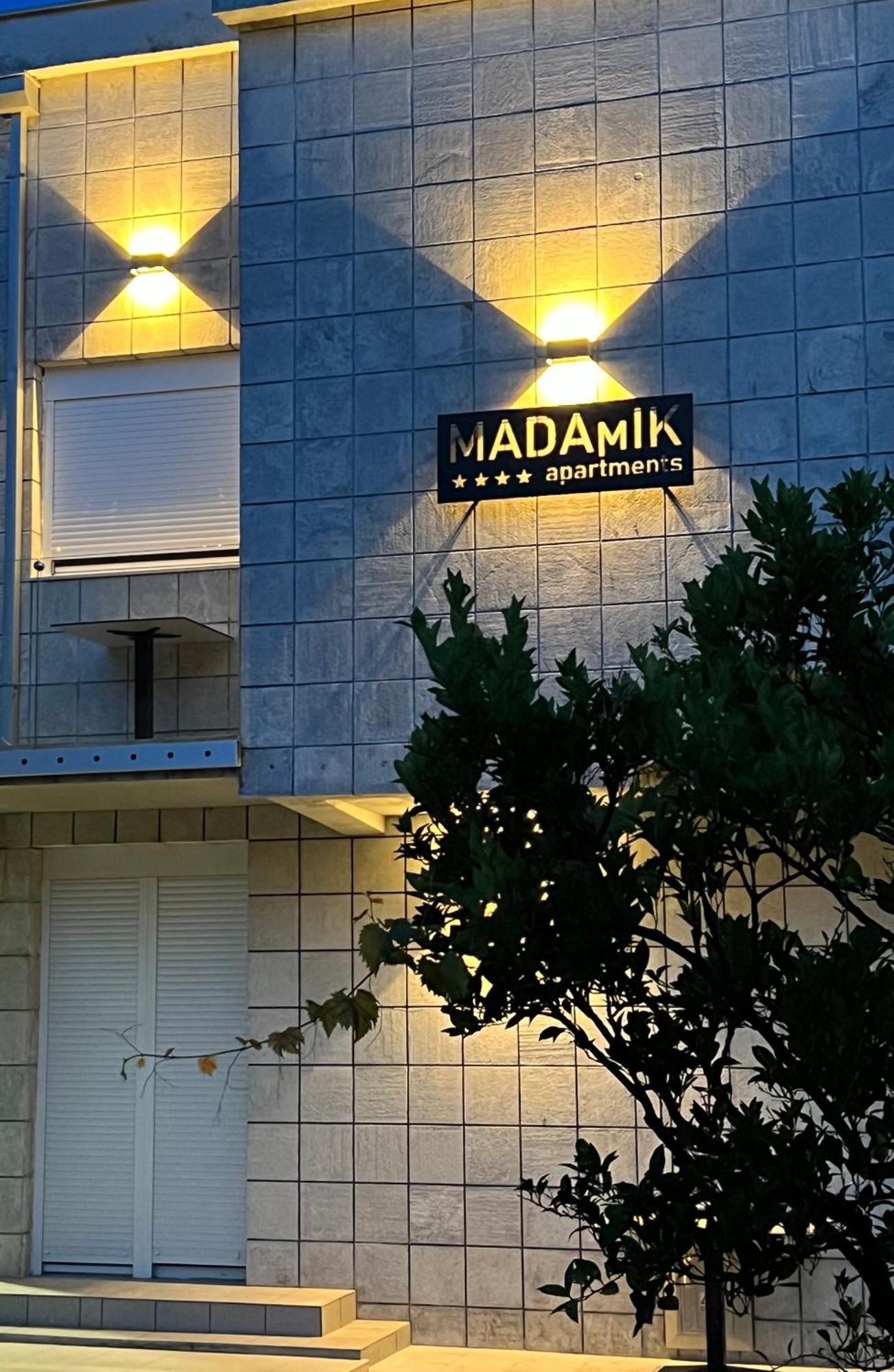 Madamik Apartments บิเยลา ภายนอก รูปภาพ
